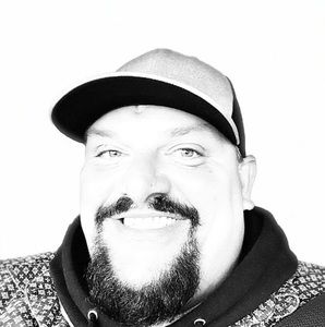 Meet your Posher, Levi